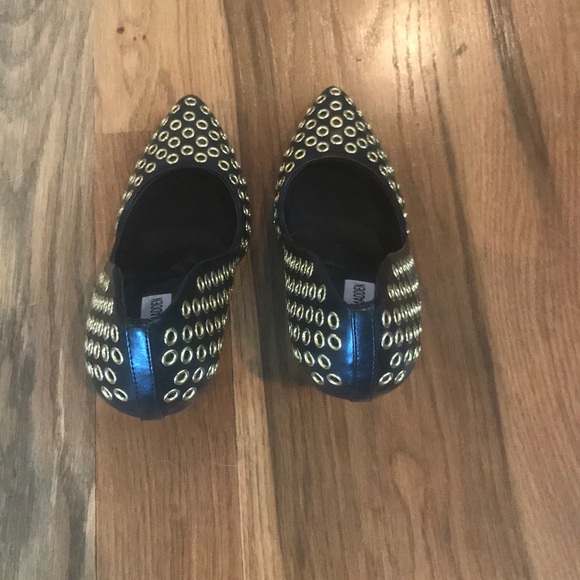 NEW! Gold and Black shoes - Picture 4 of 6